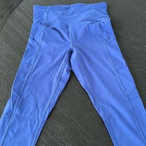 Size 4 like new fast and free Lululemon high rise 25”